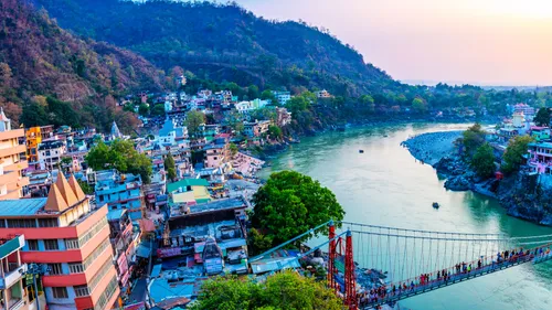 8 Tourist Places In Uttarakhand You Must Visit