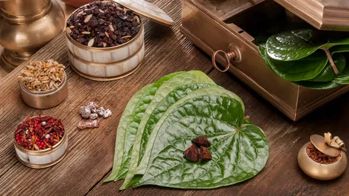 O Khaike Paan Beyond Banaras Wala