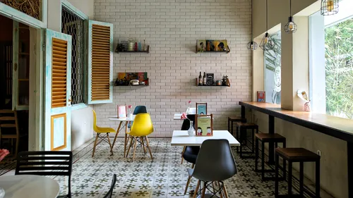 7 Cafes In And Around Colaba You Must Explore