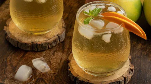 Here’s How Cold-Brewed Teas Can Get You Through The Hot Summer 