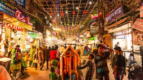 10 Famous Markets In Delhi For A Shop-Till-You-Drop Experience 