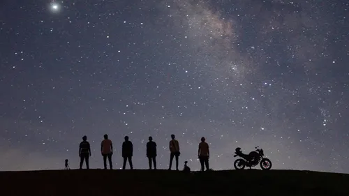 Twinkle Twinkle: Why You Should Consider Staring At The Stars This Year