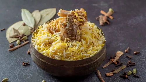 How Biryani Travelled From The Mughal Kitchens to Kolkata