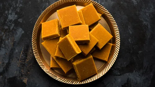 15 Dishes From Across Maharashtra That Deserve The Spotlight