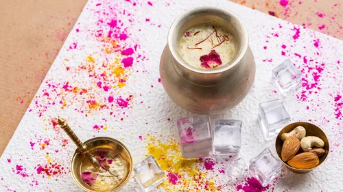 Satiate Your Holi Cravings With Homemade Thandai 