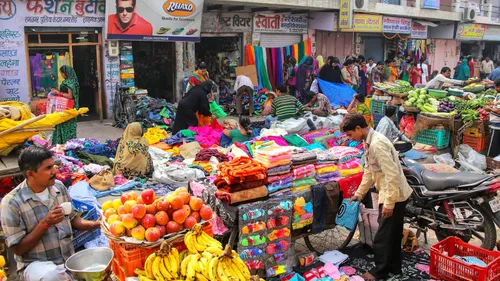 Agra's Shopping Delights: Markets, Bazaars & Local Treasures