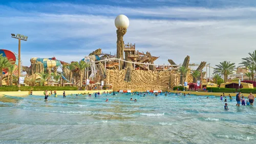 Explore These Thrilling World's Biggest Water Parks 