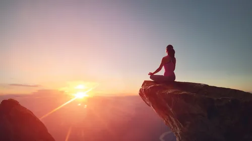 7 Yoga Poses To Soothe Your Stomach Naturally From Digestion & Constipation