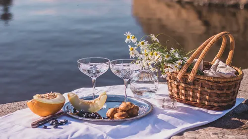 Picnic Perfection: Food Ideas For Romantic Dates & Outings