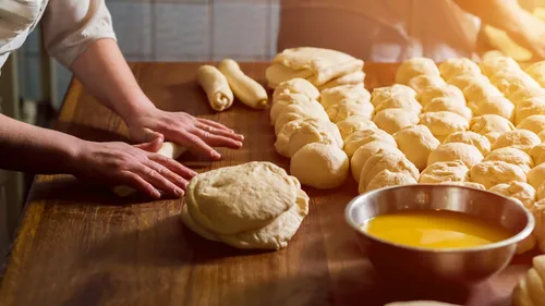 Zest Recommends: Your Own Pop Art Piece, A Flower Delivery, Wall Plates, And More