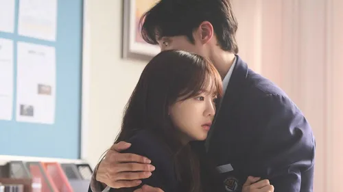 We Are Head Over Heels For This New K-Drama 