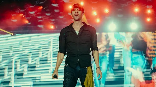 Poor Audio And Traffic Woes? Here's What Happened At Enrique Iglesias’ Mumbai Concert