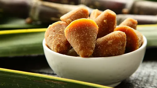 Sugar Vs Jaggery, Which Is The Healthier Choice For You?
