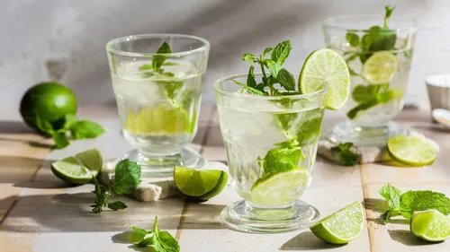 Is Mint Water The New Lemon Water? Here’s What Happens When You Sip It Daily