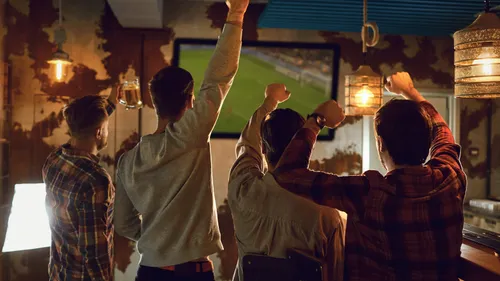 IPL Fever Is On! Best Places In Bangalore For Match Screenings With Great Food & Drinks