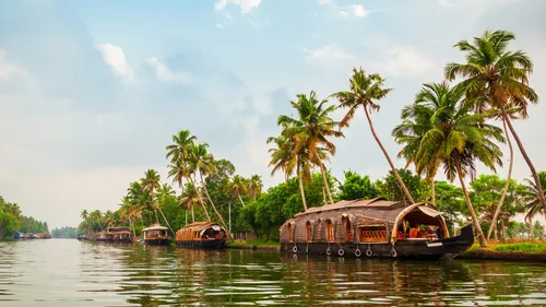 Here’s Where You Can Plan A Dreamy Houseboat Vacation In India!