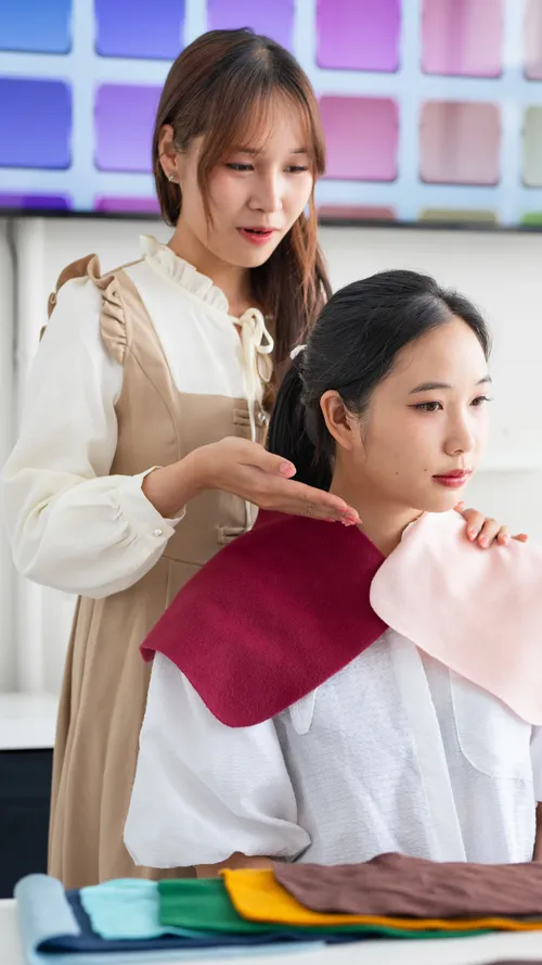 Warm, Cool Or Neutral? This Easy Guide Helps You Find Your Skin's Undertone