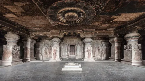 7 Spectacular Caves In India For The Explorer In You