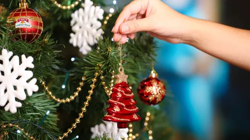 Quirky And Creative Decorations For Your Christmas Tree 