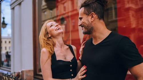 Flirting Tips, Chat Starters & Flirty Lines – The Ultimate Guide To Flirt With Your Crush 