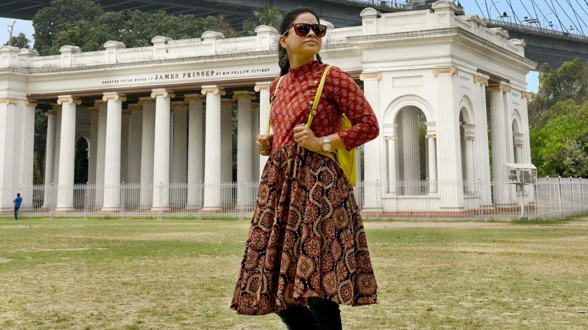 Sumona at the Prinsep Ghat located near the Vidyasagar Setu.