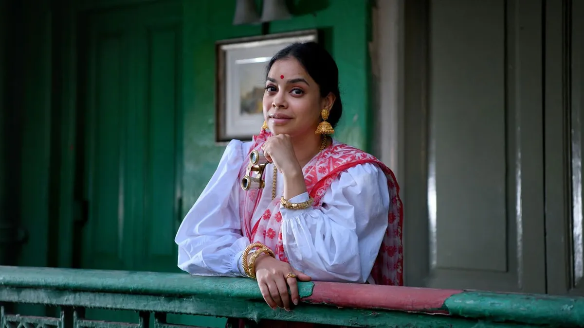 Here's the actor chilling at the balcony of Fair Lawn Hotel, a heritage hotel in Kolkata, dressed in a traditional Bengali attire.