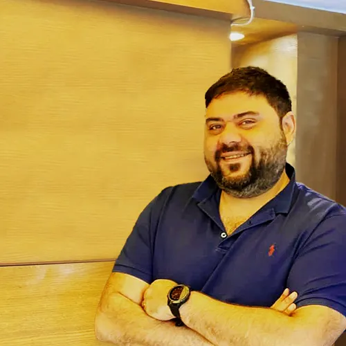 Riyaaz Amlani