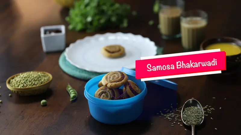 Samosa Bhakarwadi
