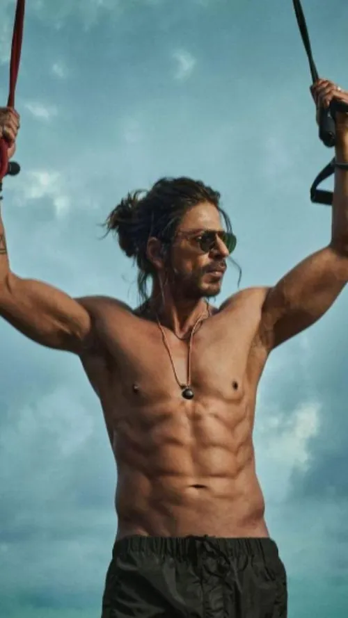 Shah Rukh Khan's 'Pathaan' Trailer Is Out
