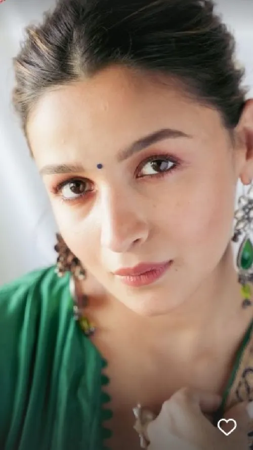 Get On The Clean Girl Makeup Trend Like These Bollywood Celebs