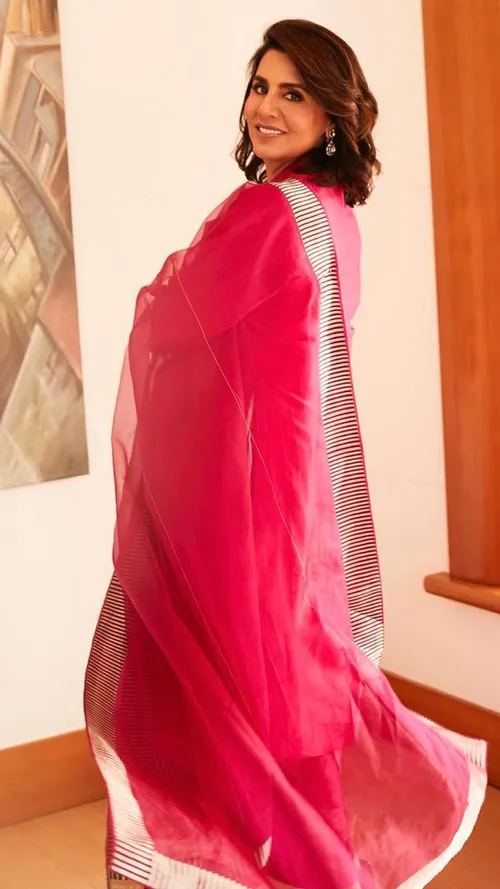 10 Looks That Prove Neetu Kapoor Is The OG Fashionista  