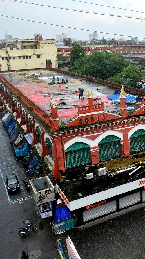 10 Iconic Markets And Bazaars In India For Festive Shopping  