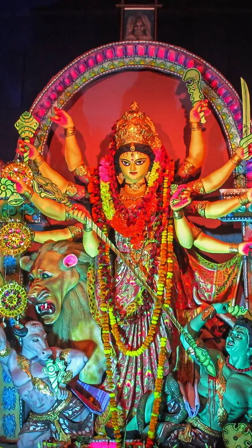 8 Iconic Navratri Celebrations In India 