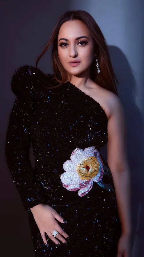 7 Looks That Highlight Sonakshi Sinha's Edgy Style