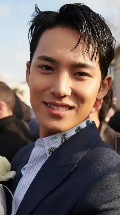 K-pop Stars Spotted At The Paris Fashion Week 2024