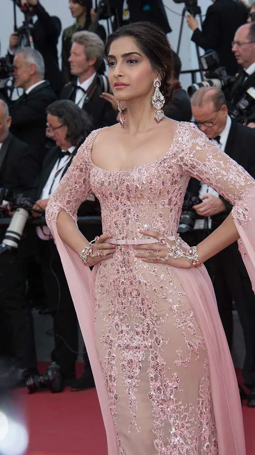 Sonam Kapoor’s Striking Makeup Looks From Cannes Film Festival