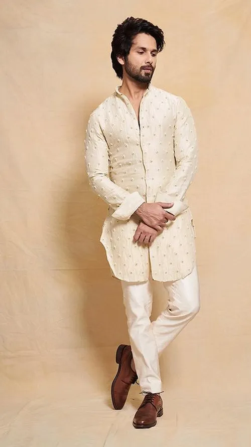 6 Elegant Ethnicwear Looks By Shahid Kapoor 