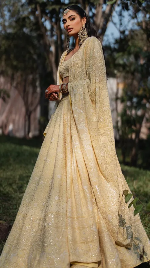 Athiya Shetty Turns Ethereal In Her Mehendi Outfit