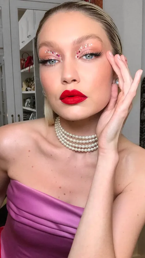 6 Bold Makeup Looks To Try This New Year’s Party Season