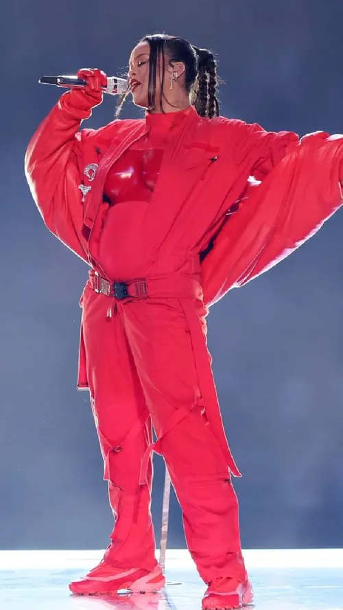 Why Rihanna’s Super Bowl Half-Time Performance Is A Must-Watch