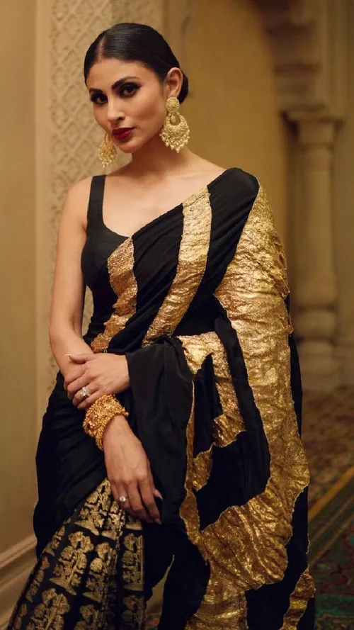 7 Times Mouni Roy Proved She Is All About ‘Saree, Not Sorry'