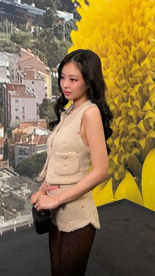 'Going Pantless' Is The Latest Style Trend You Need To Know About