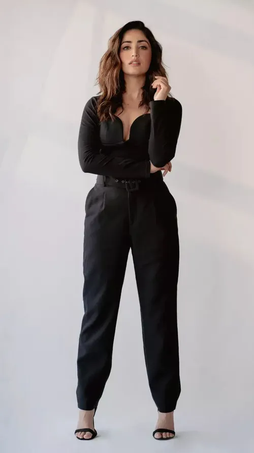 Nail Subtle Yet Striking Style Picks, As Yami Gautam Does