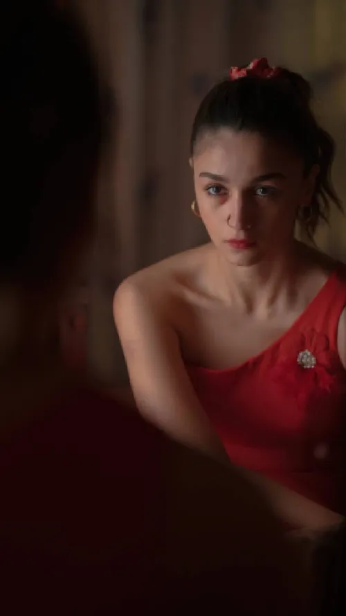 Alia Bhatt Gives ‘Gully Girl’ Vibes In ‘Darlings’ Teaser